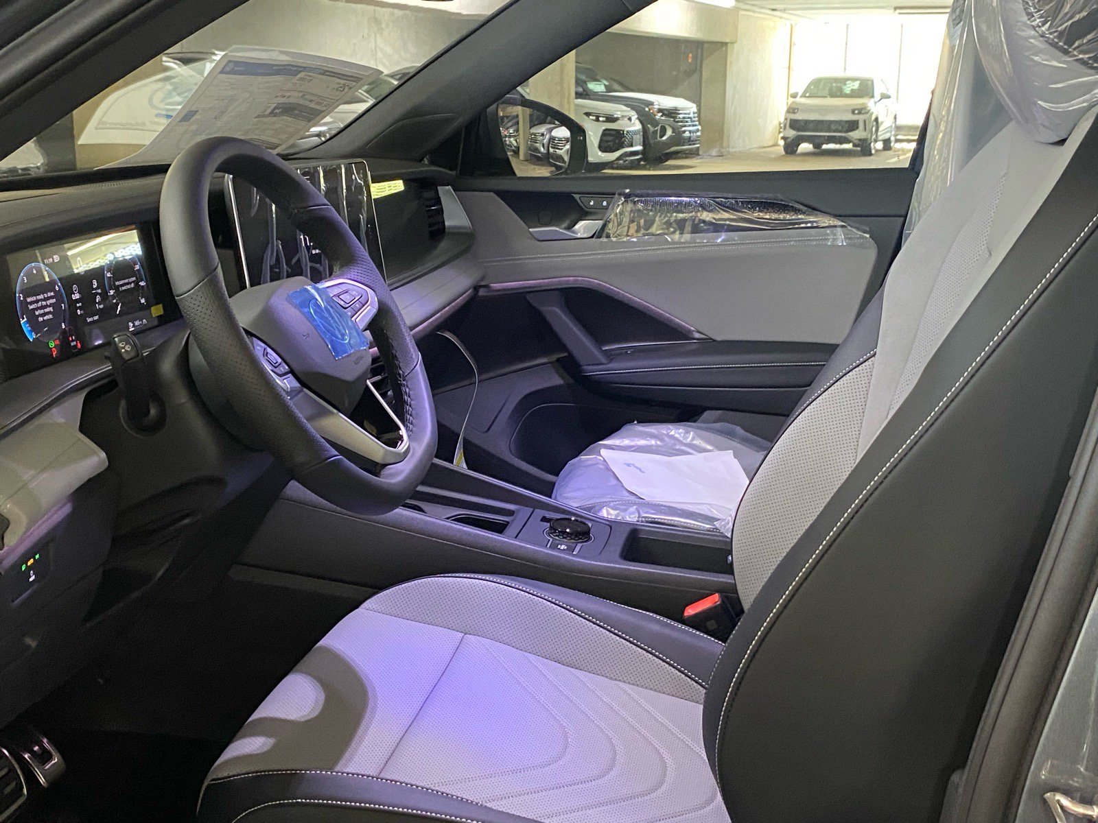 New 2026 Volkswagen Tiguan SE R-Line AWD/4WD image 6