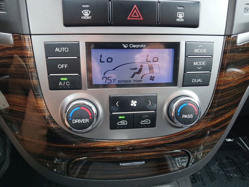 Used 2012 Hyundai Santa Fe Limited FWD image 18