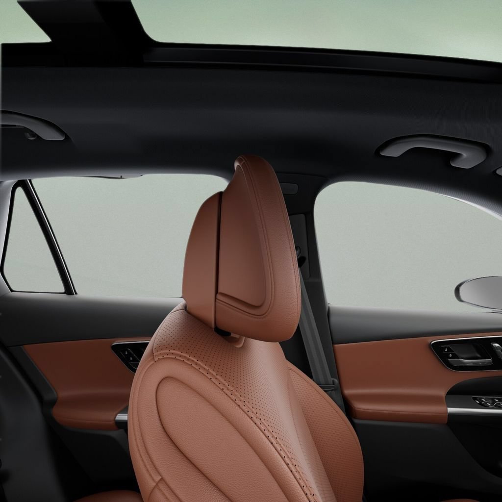 Used 2026 Mercedes-Benz GLC 300 image 43