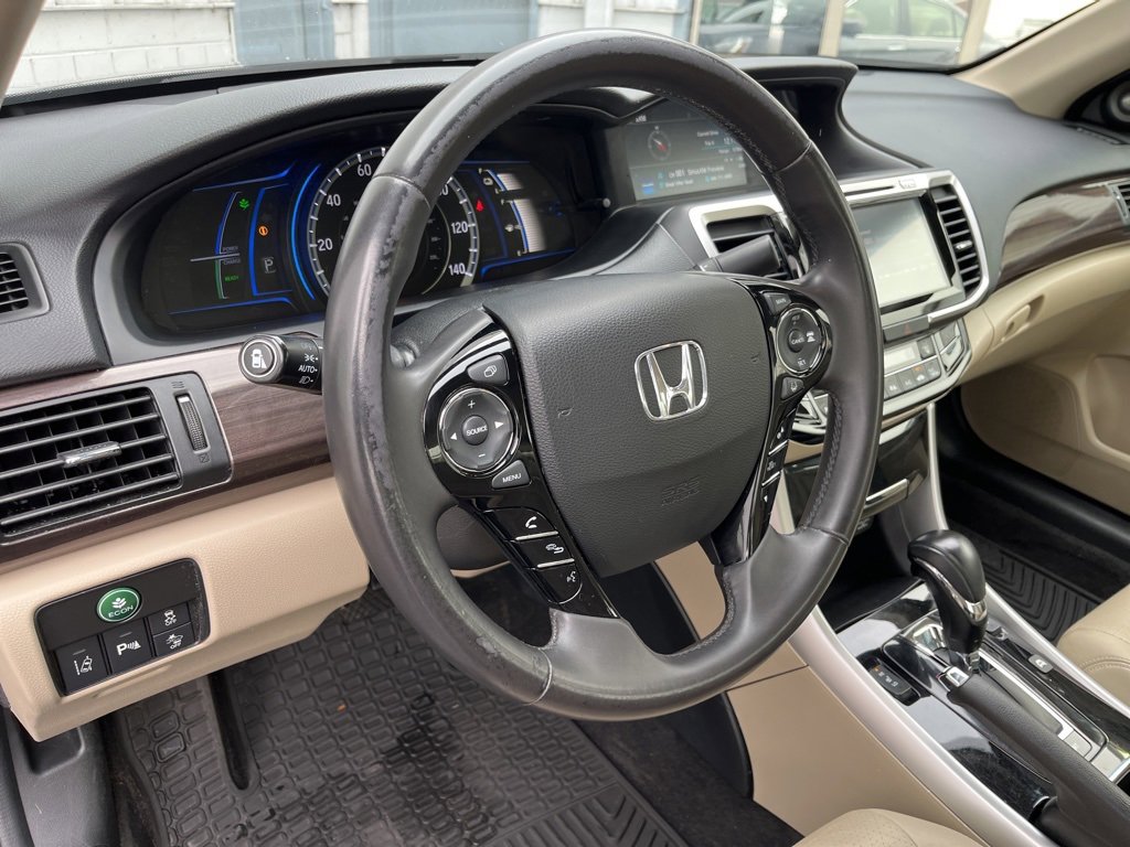 Used 2017 Honda Accord Touring image 24