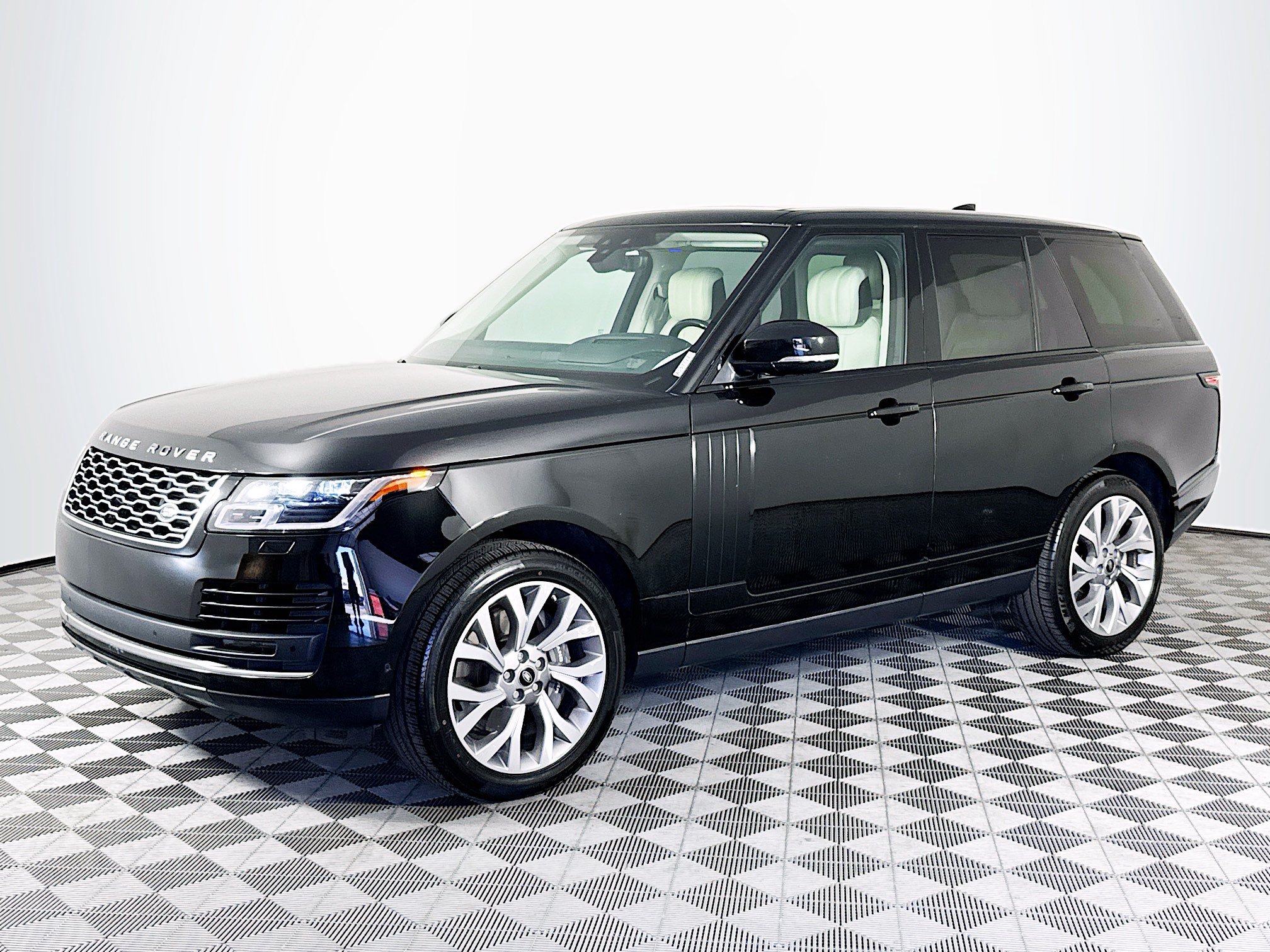 Used 2019 Land Rover Range Rover Supercharged AWD/4WD image 4