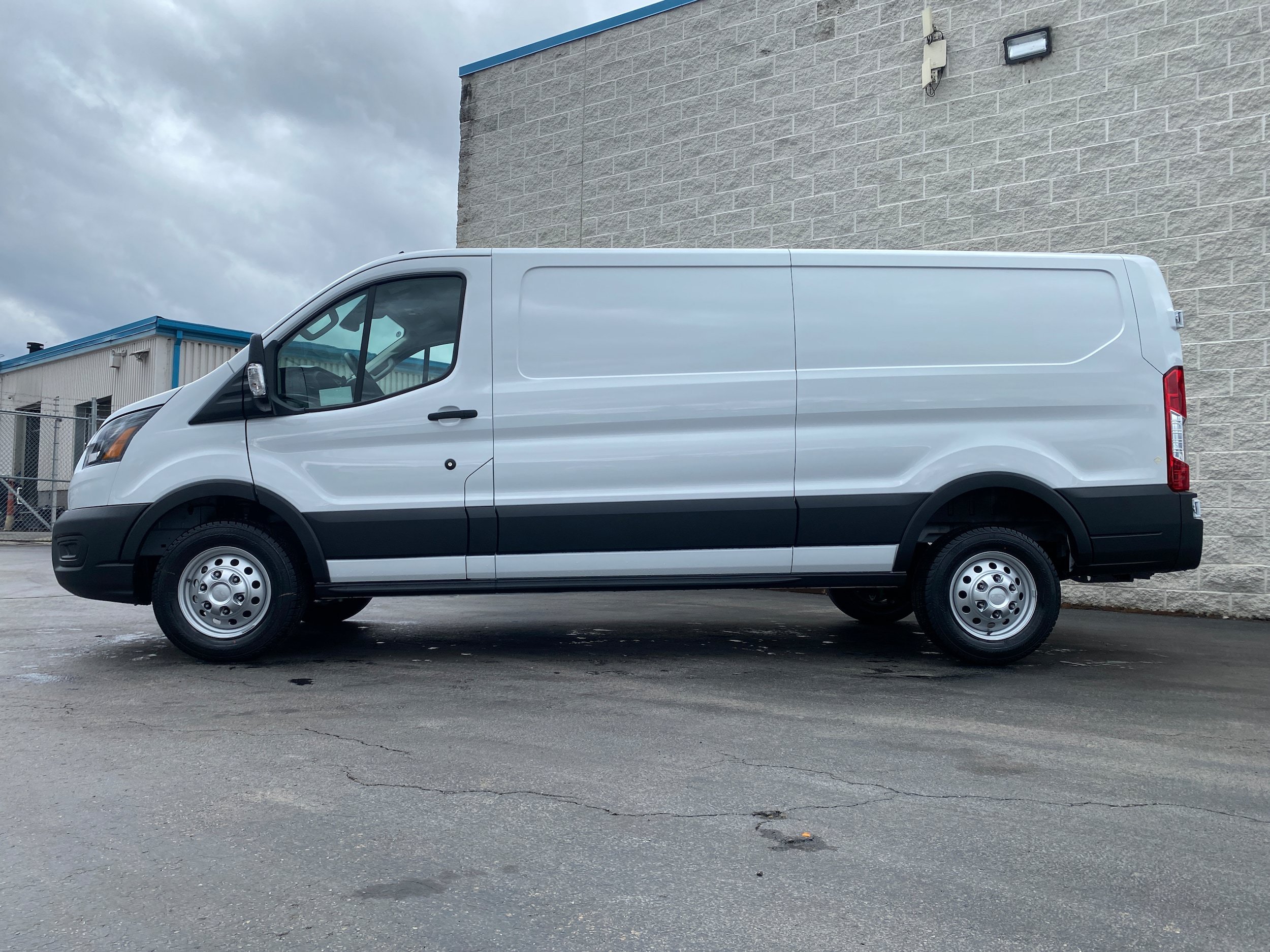 New 2025 Ford Transit 350 148 Low Roof RWD image 5
