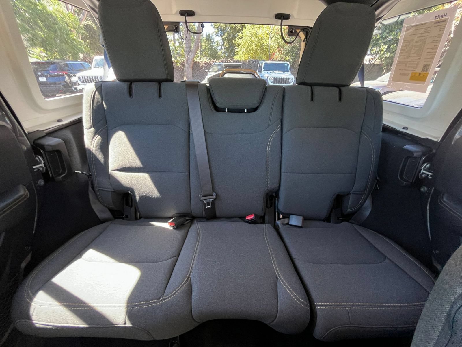 Used 2025 Jeep Wrangler Unlimited Sahara AWD/4WD image 38
