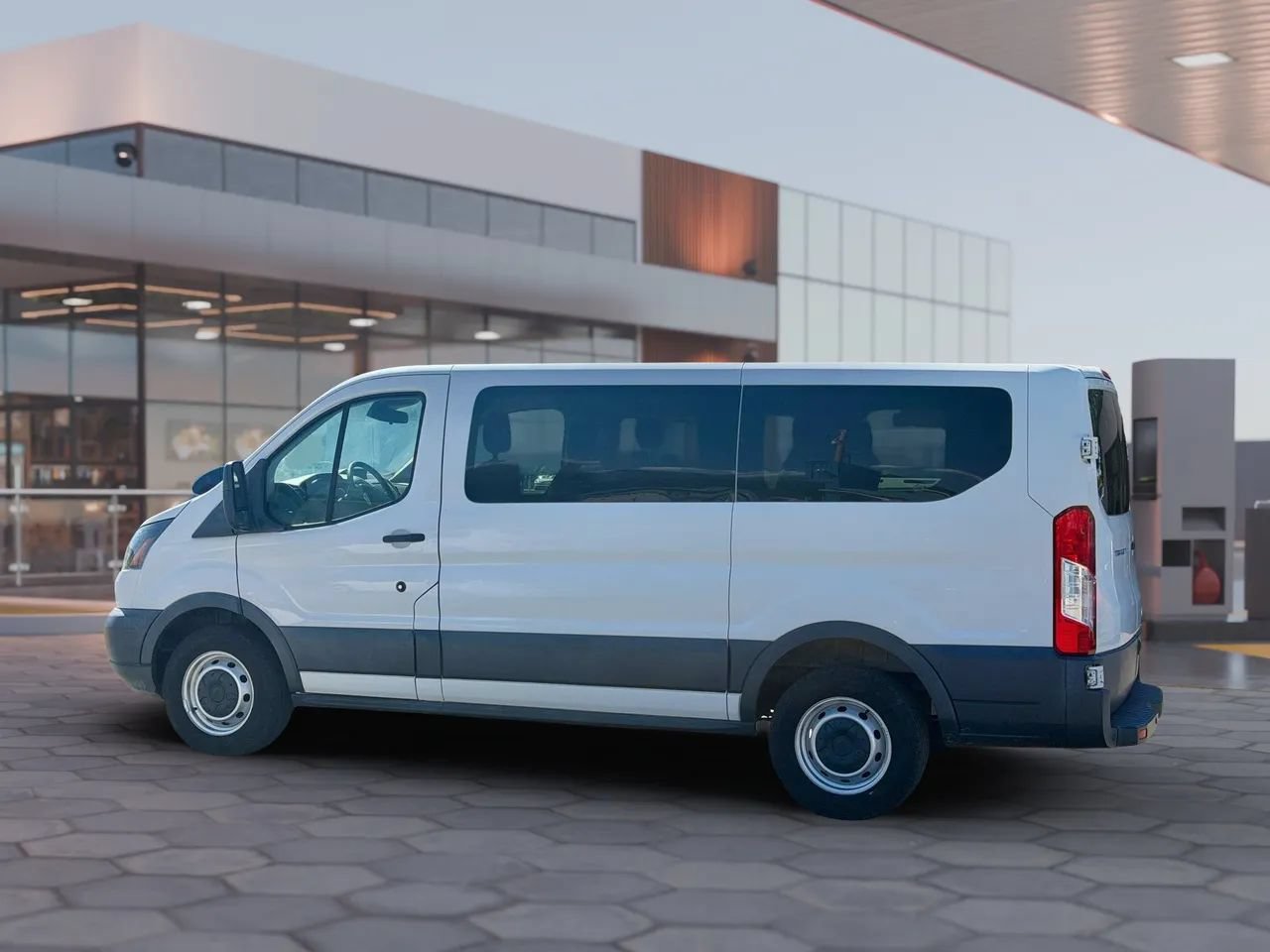 Used 2016 Ford Transit 150 XL RWD image 6