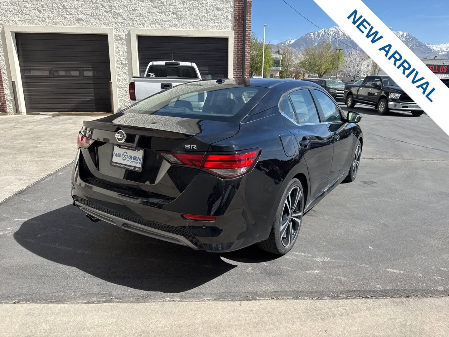 Used 2022 Nissan Sentra SR w/ SR Premium Package image 7