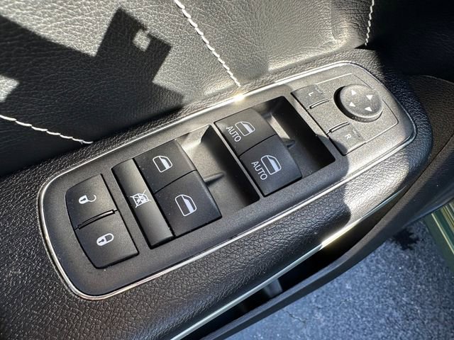 Used 2022 Dodge Charger SXT w/ Navigation & Travel Group image 29