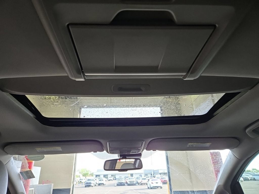 Used 2017 Honda Odyssey Touring image 5