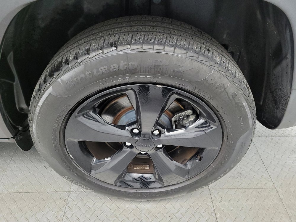 Used 2018 Jeep Cherokee Limited w/ Technology Group image 31