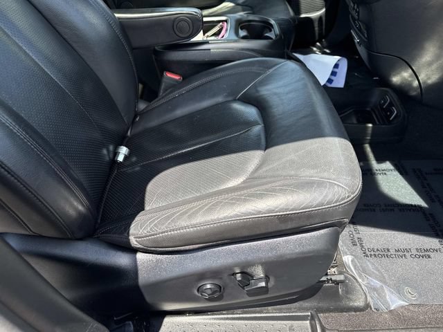 Used 2020 Chrysler Pacifica Touring-L FWD image 10
