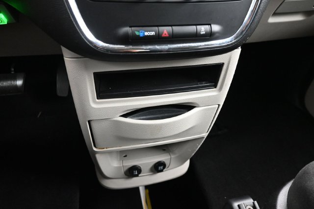 Used 2014 Dodge Grand Caravan SXT FWD image 10