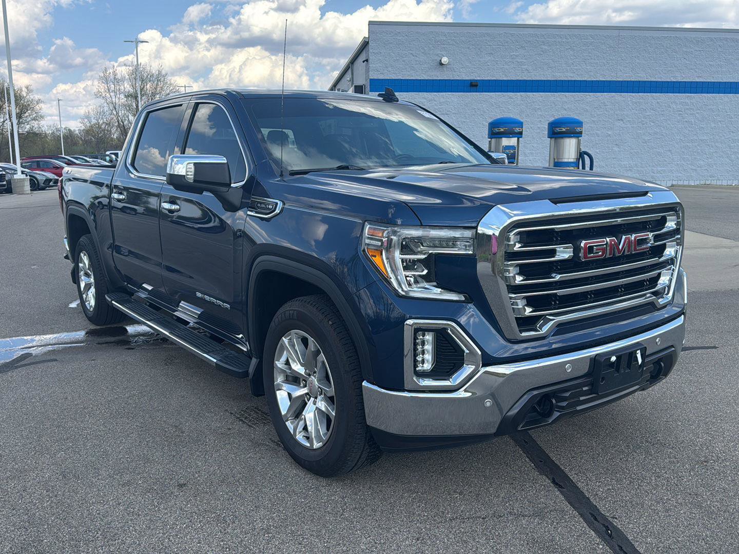 Used 2019 GMC Sierra 1500 SLT w/ SLT Premium Plus Package AWD/4WD image 9