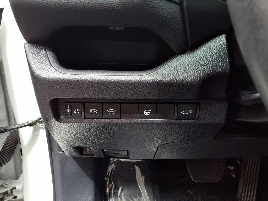Certified 2025 Toyota RAV4 XSE w/ Weather Package AWD/4WD image 18