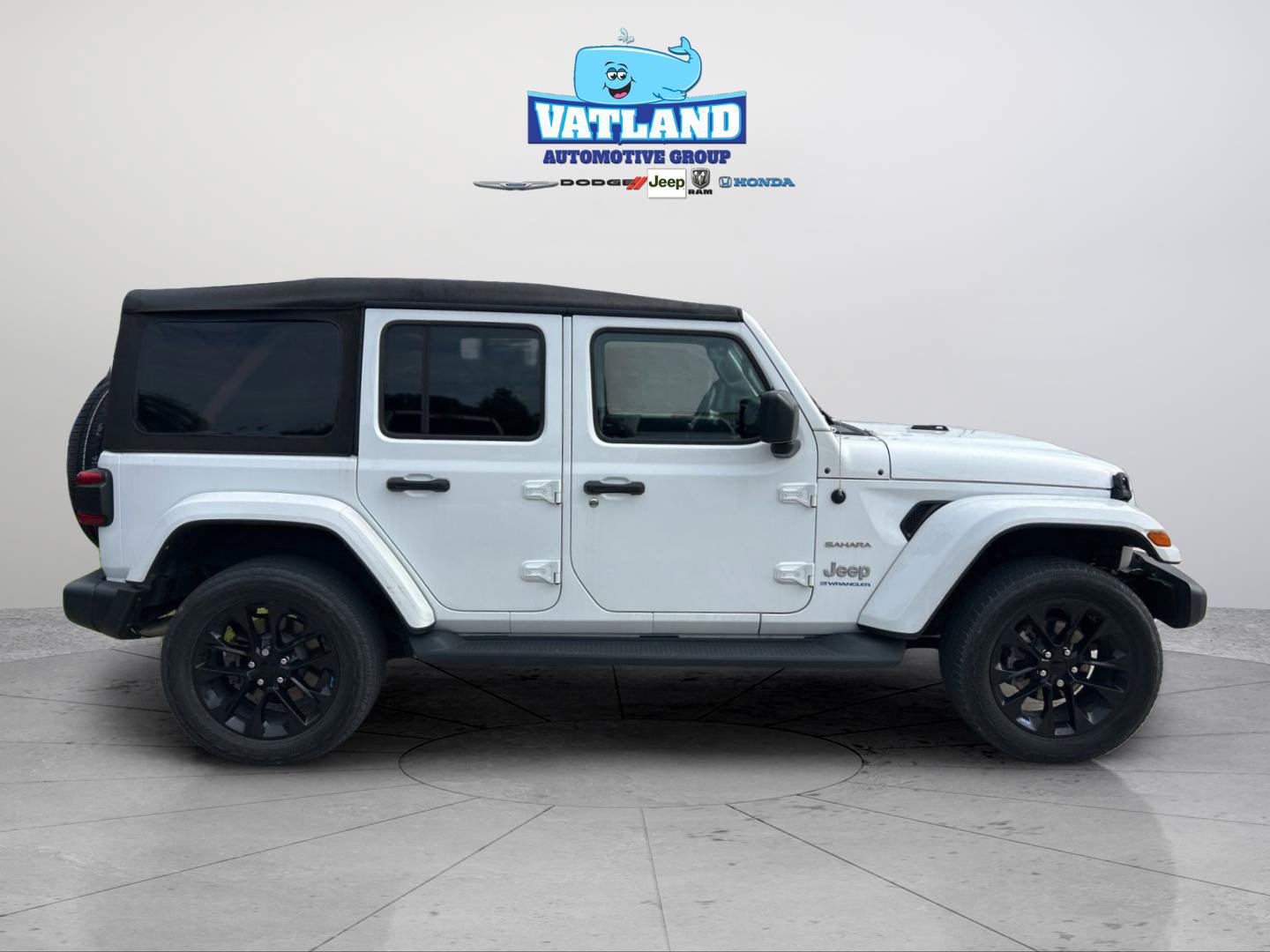 Certified 2023 Jeep Wrangler Unlimited Sahara w/ Cold Weather Group AWD/4WD image 6