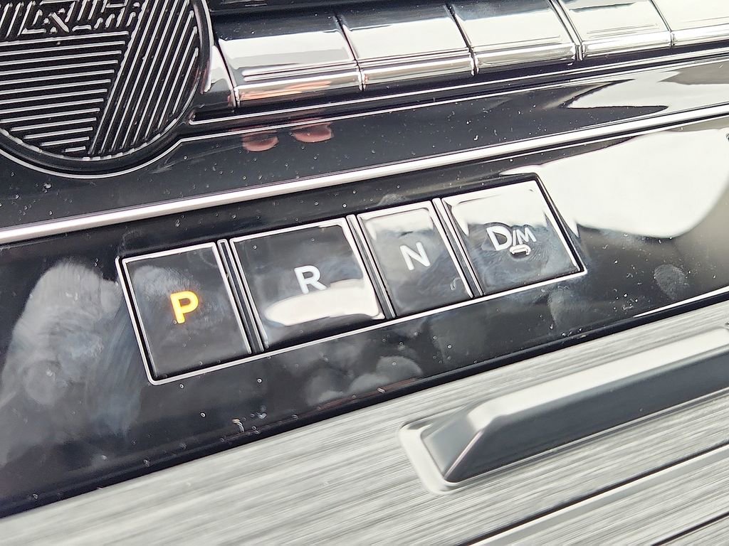 New 2026 Nissan Armada SV image 7