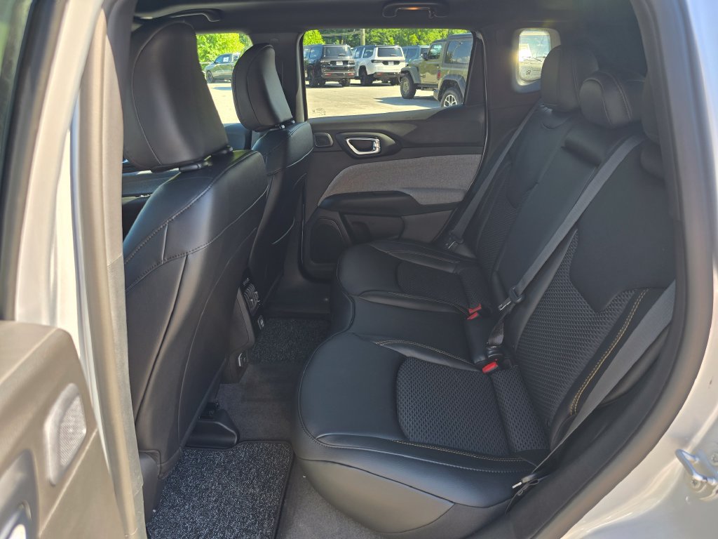 New 2026 Jeep Compass Latitude AWD/4WD image 10