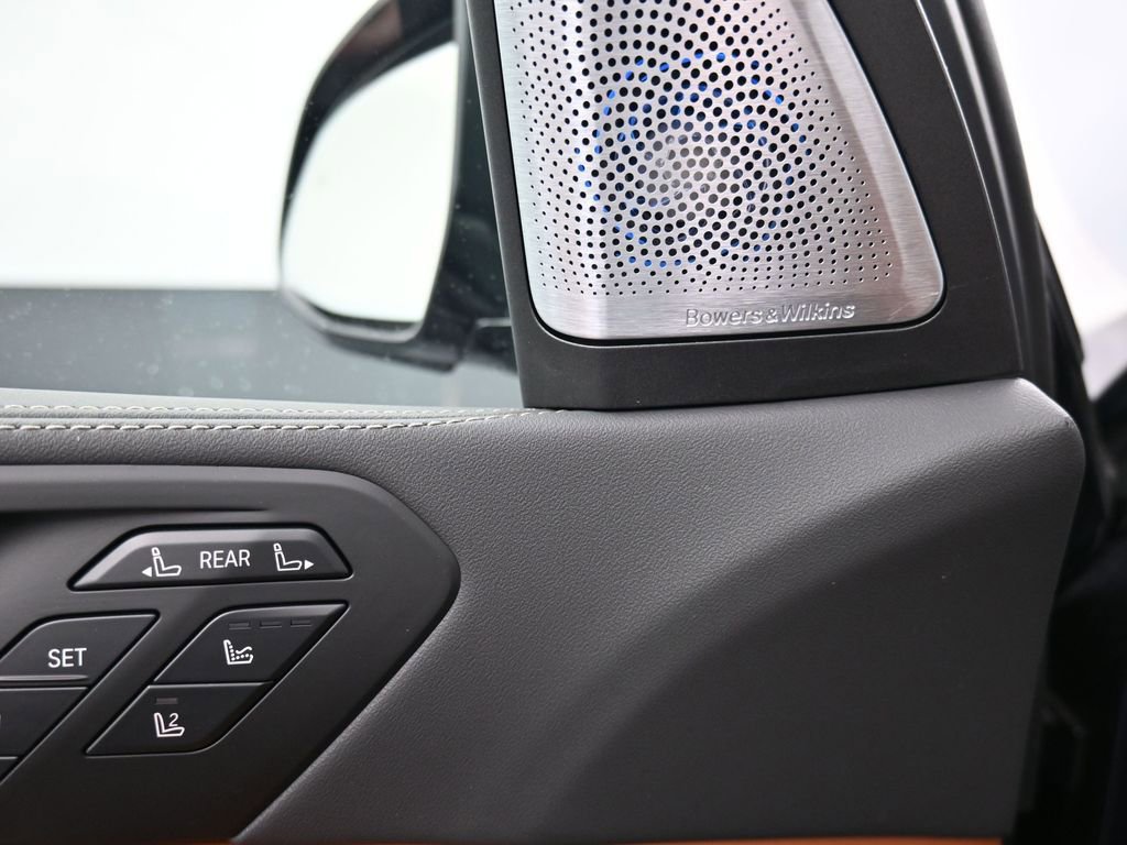 Used 2026 BMW X7 xDrive40i w/ Executive Package image 10