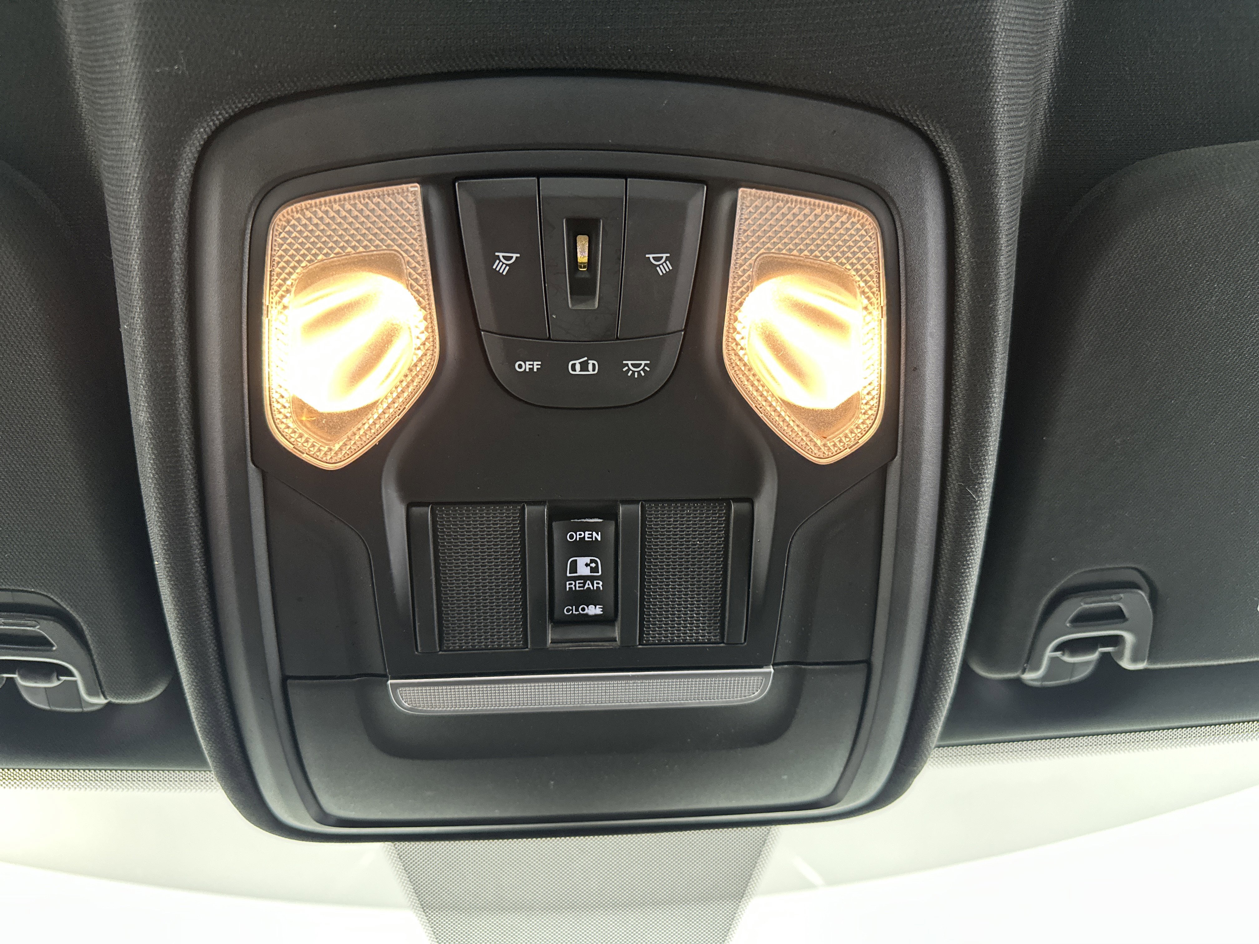 Used 2019 RAM 1500 Rebel image 32