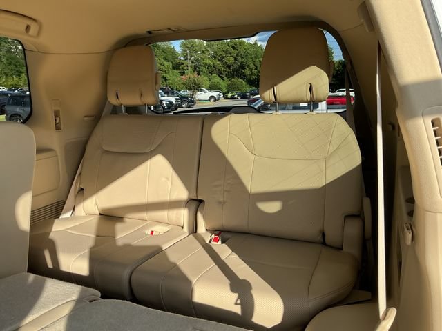Used 2016 Lexus LX 570 4WD w/ Luxury Package image 31