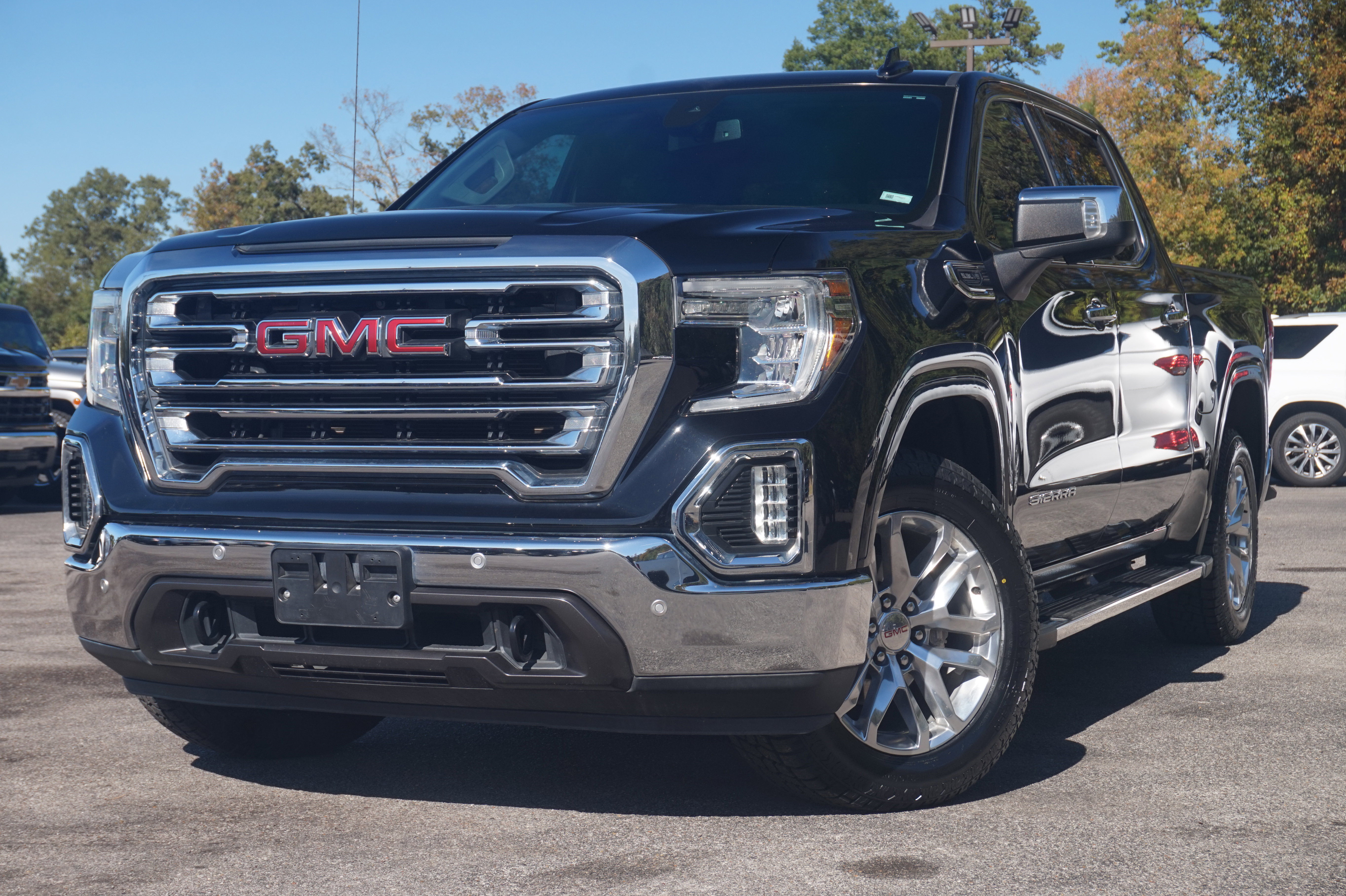 Used 2019 GMC Sierra 1500 SLT w/ SLT Premium Plus Package image 4