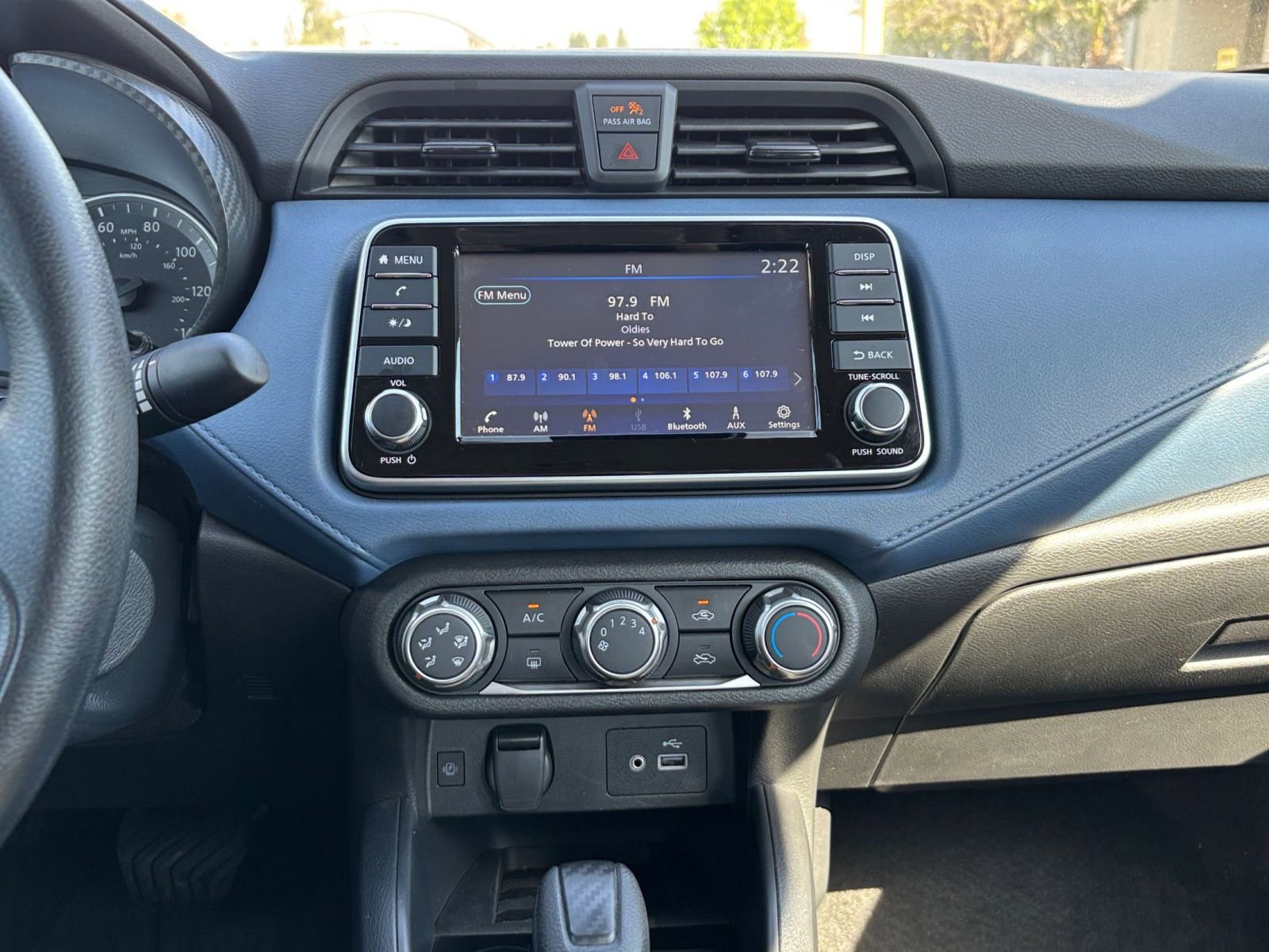 Used 2025 Nissan Versa SV image 17