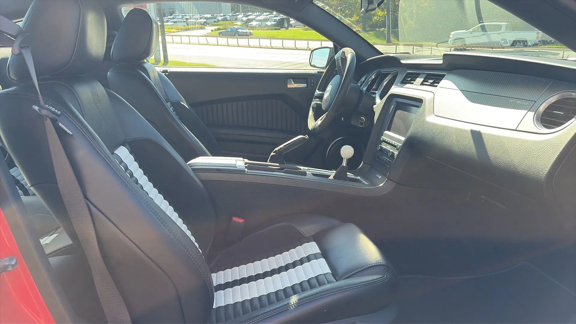 Used 2010 Ford Mustang Shelby GT500 image 31