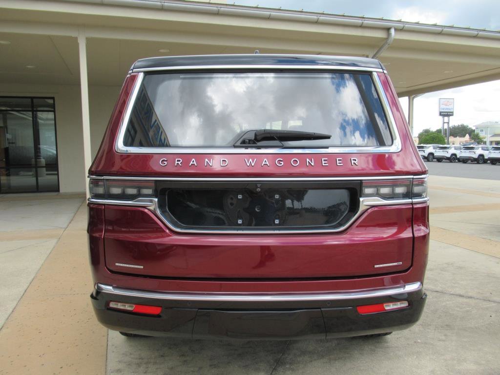 Used 2023 Jeep Grand Wagoneer Series III image 5