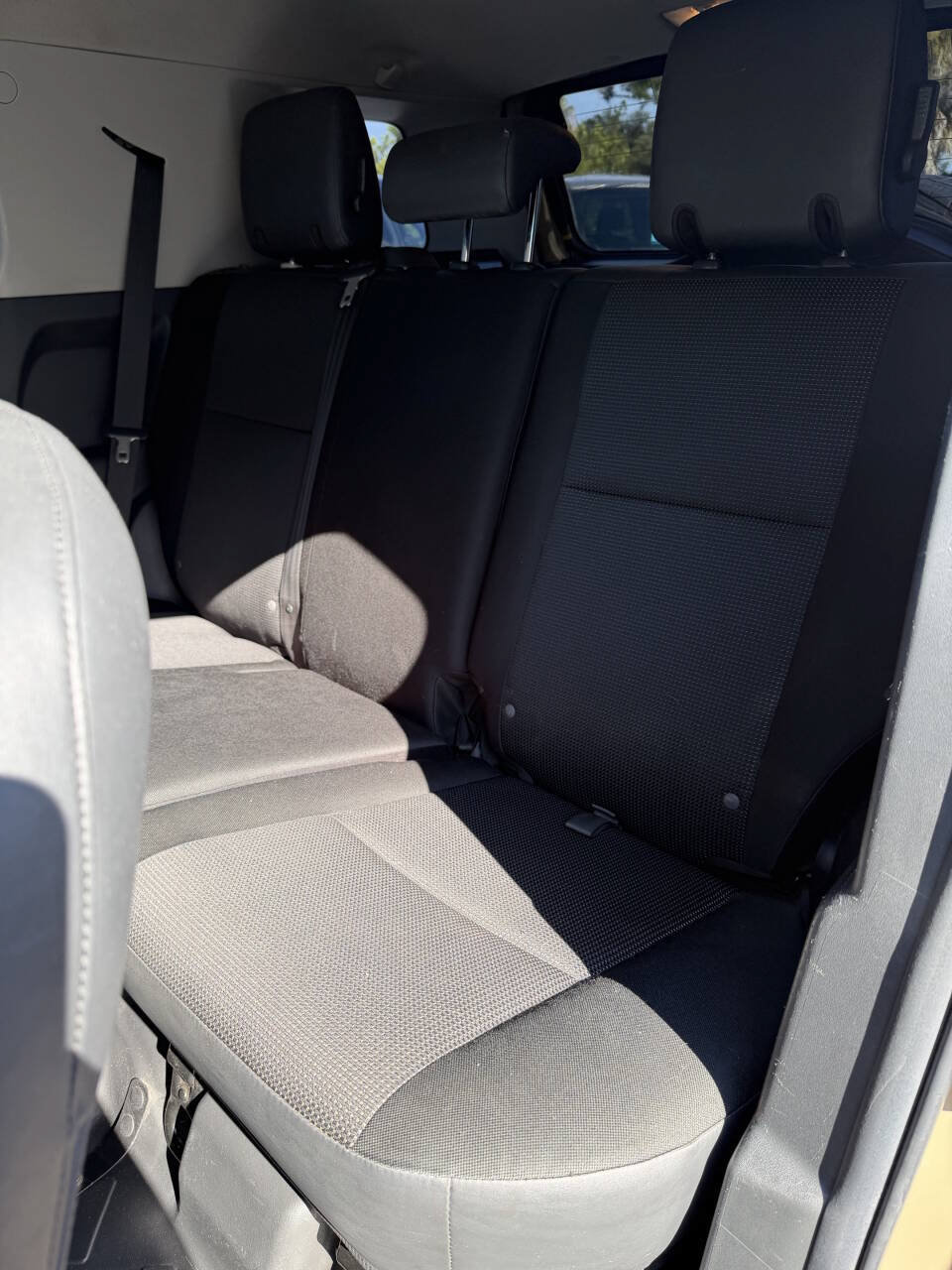 Used 2011 Toyota FJ Cruiser 4WD w/ Upgrade Pkg image 10