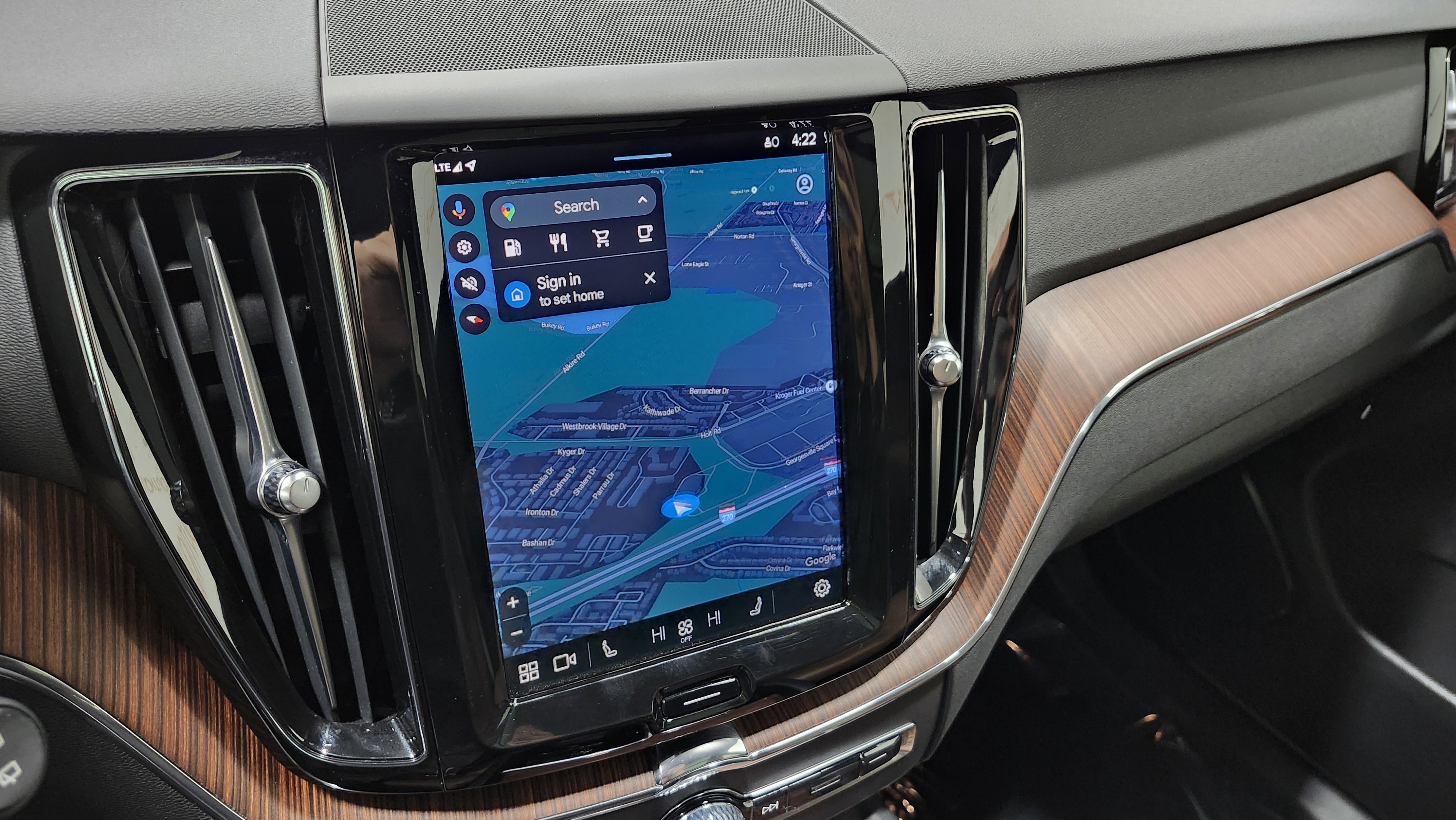 Used 2024 Volvo XC60 B5 Plus image 6