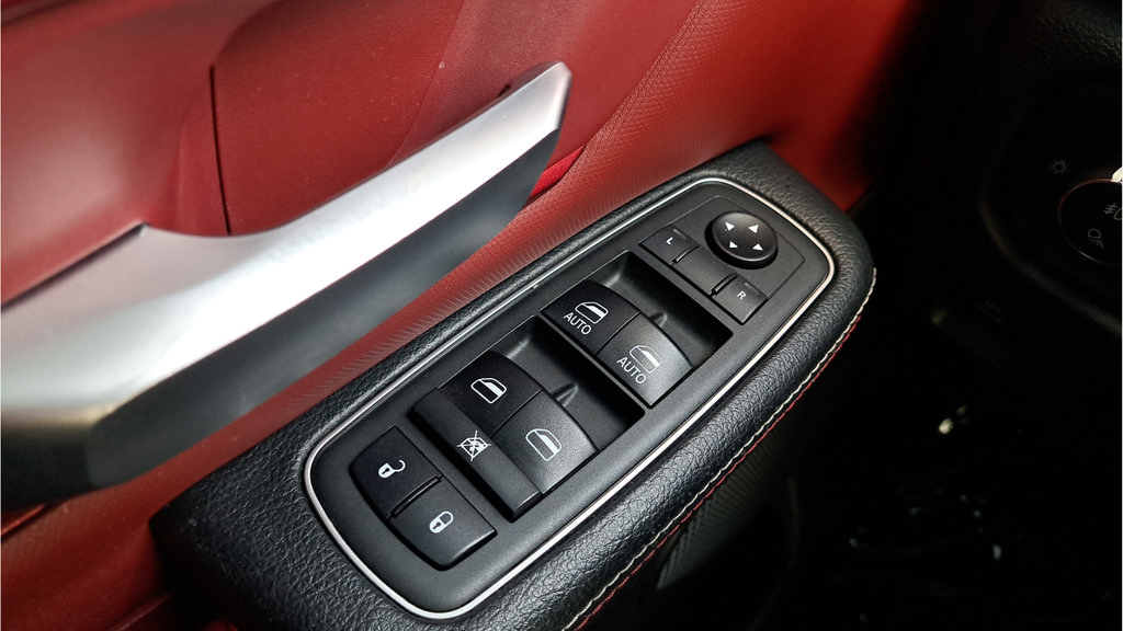 Used 2019 RAM 1500 Rebel AWD/4WD image 23