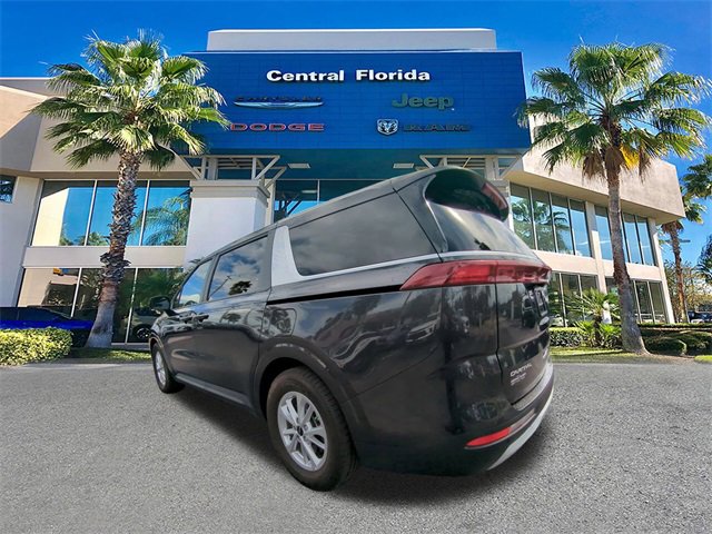 Used 2024 Kia Carnival LX image 7