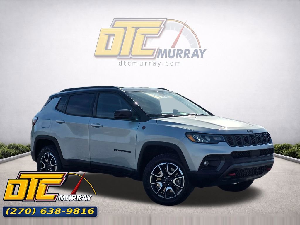 Used 2025 Jeep Compass Trailhawk image 1