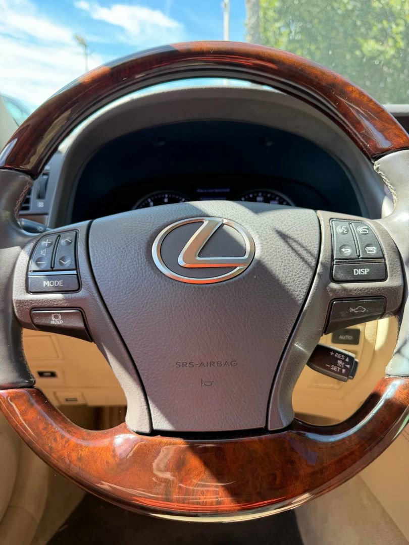 Used 2016 Lexus LS 460 w/ Comfort Package image 20