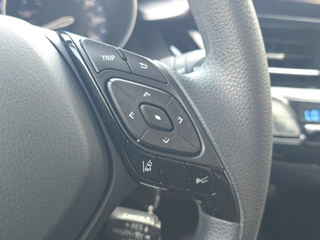 Used 2021 Toyota C-HR LE FWD image 34