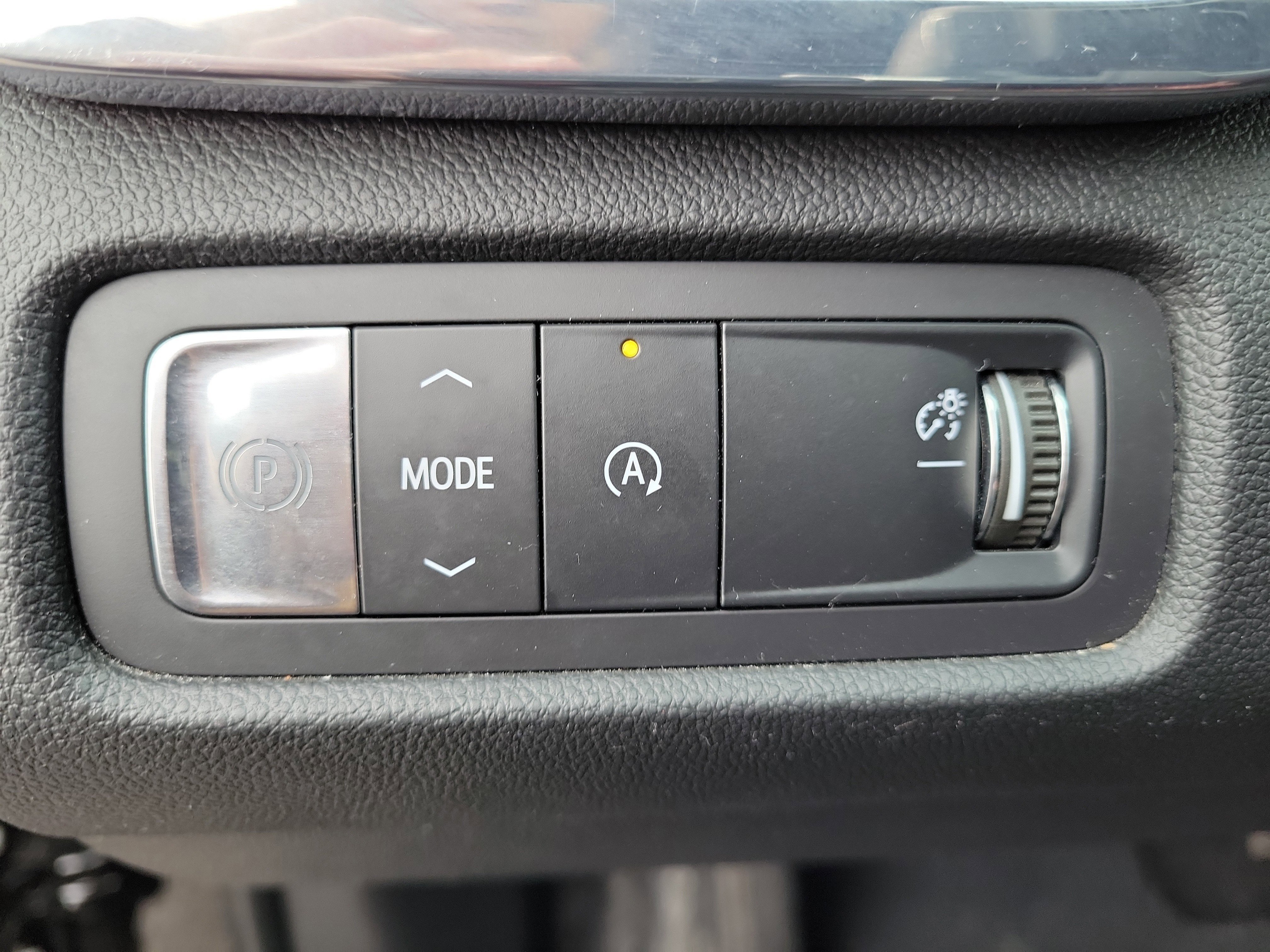 Used 2025 GMC Acadia Elevation image 23