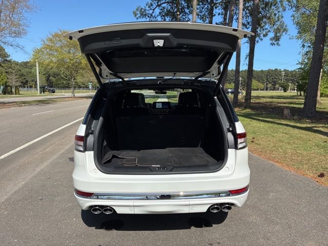 Certified 2025 Lincoln Aviator Black Label AWD/4WD image 18