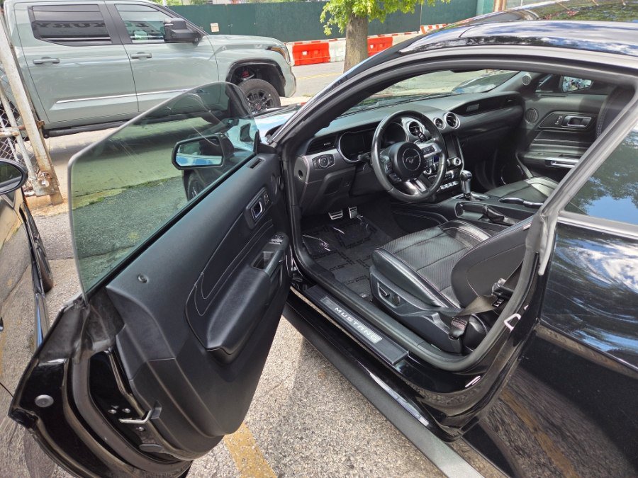 Used 2019 Ford Mustang GT Premium w/ GT Performance Package RWD image 7