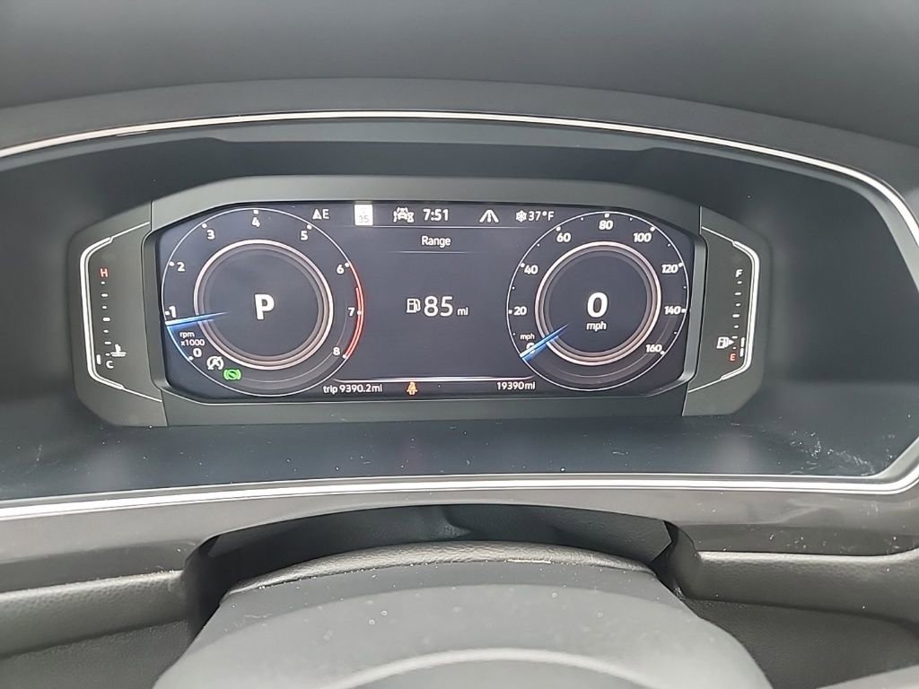Certified 2024 Volkswagen Tiguan SEL R-Line image 15