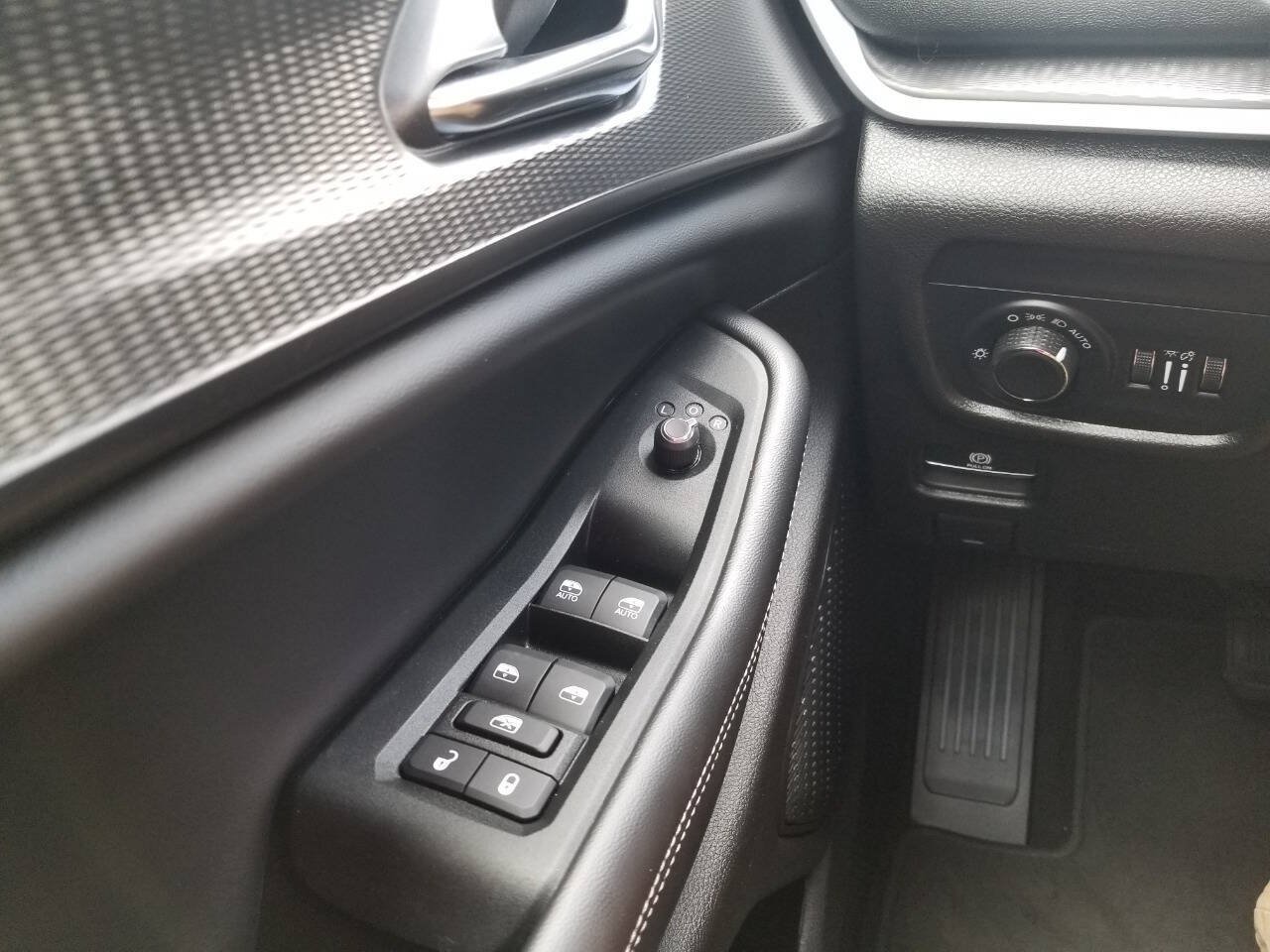 Certified 2024 Jeep Grand Cherokee L Altitude AWD/4WD image 35