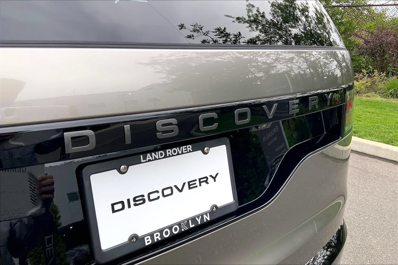 Certified 2025 Land Rover Discovery Dynamic SE AWD/4WD image 9