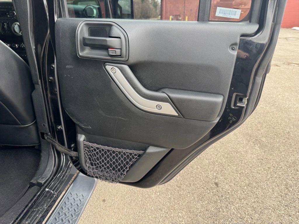 Used 2018 Jeep Wrangler Unlimited Sahara image 17