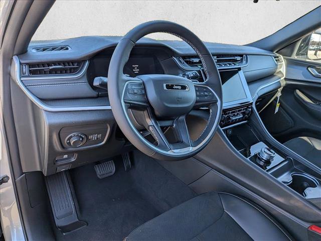 New 2025 Jeep Grand Cherokee L Altitude video 3