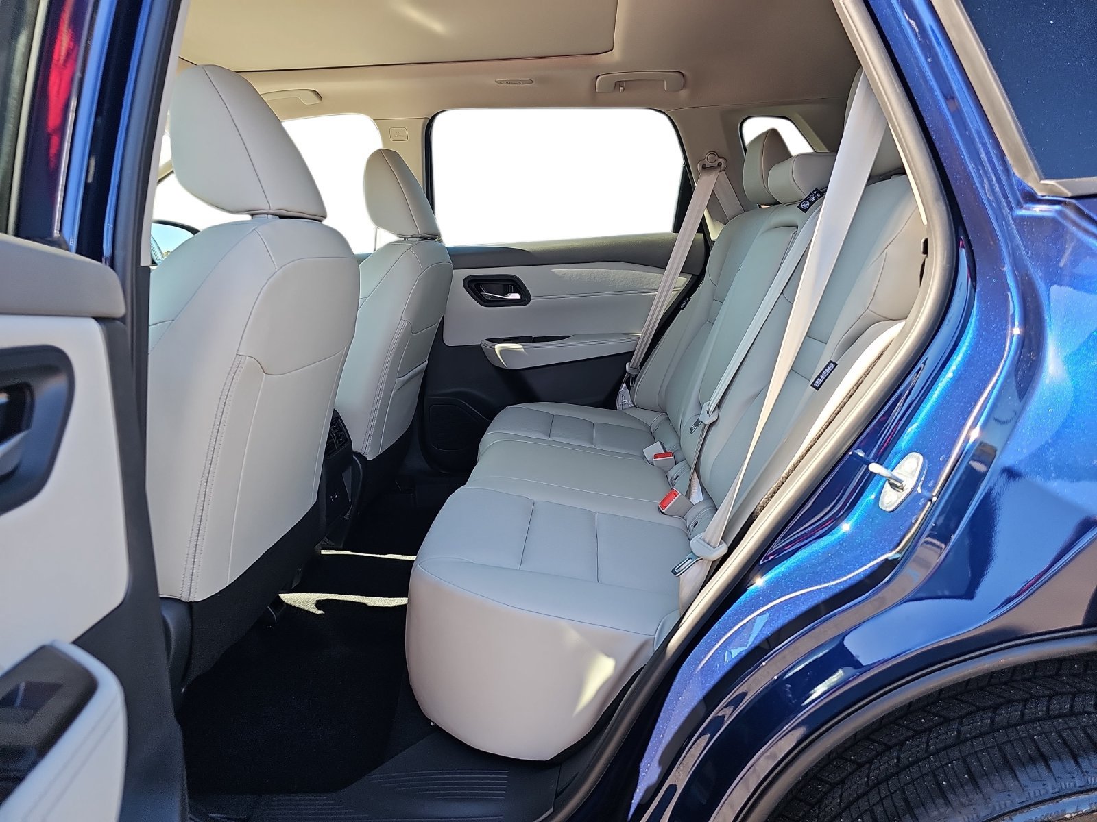 New 2027 Nissan Rogue Dark Armor FWD image 14