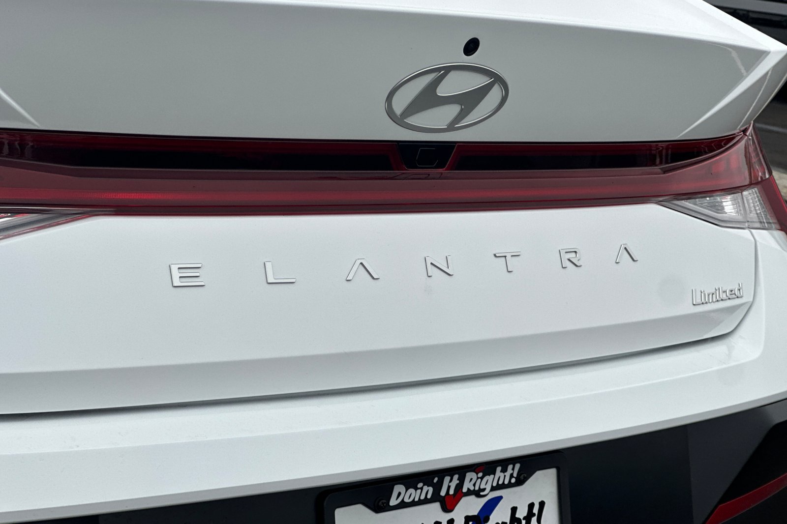 New 2026 Hyundai Elantra Limited FWD image 27