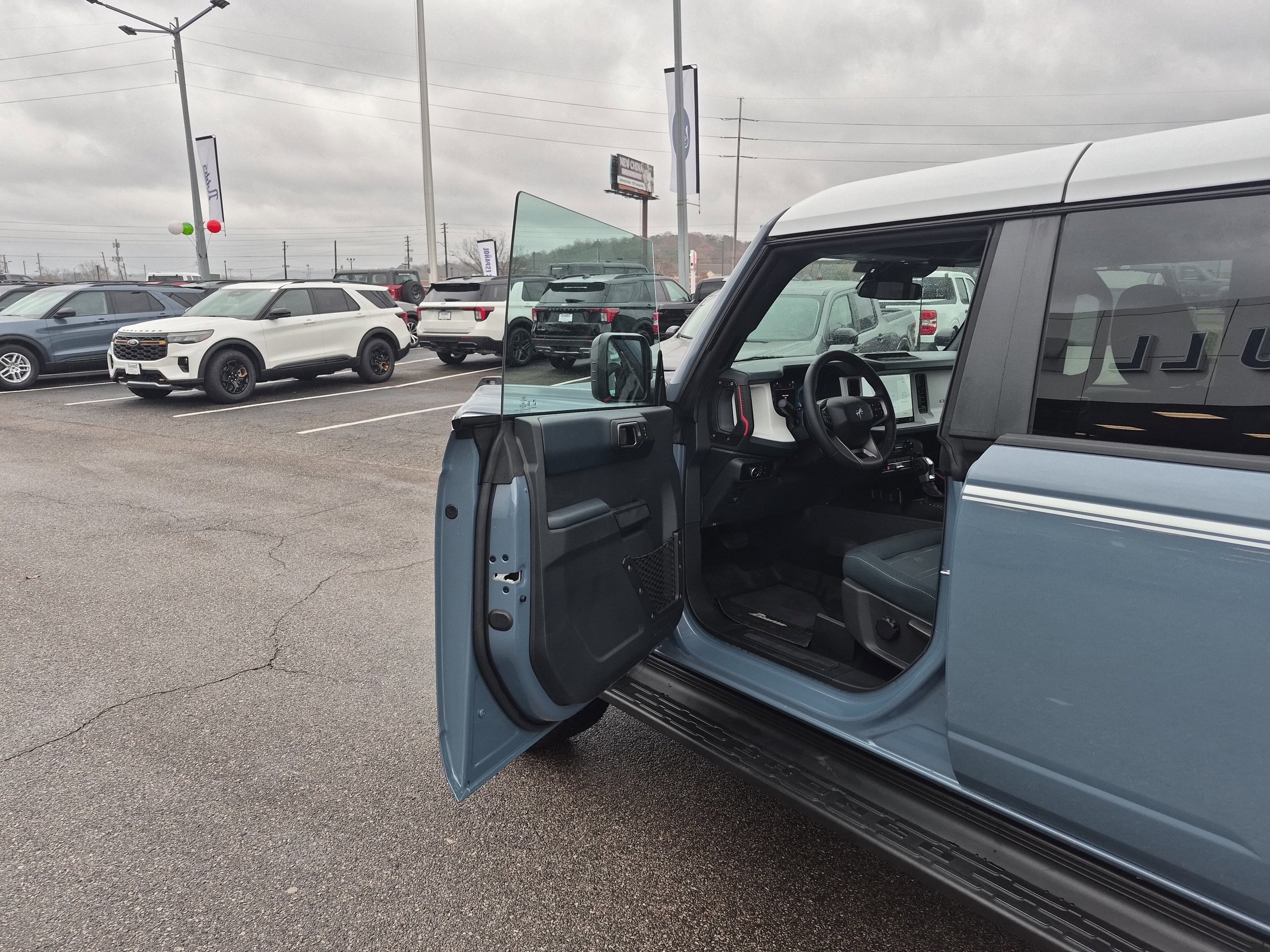 New 2025 Ford Bronco Heritage Edition image 9