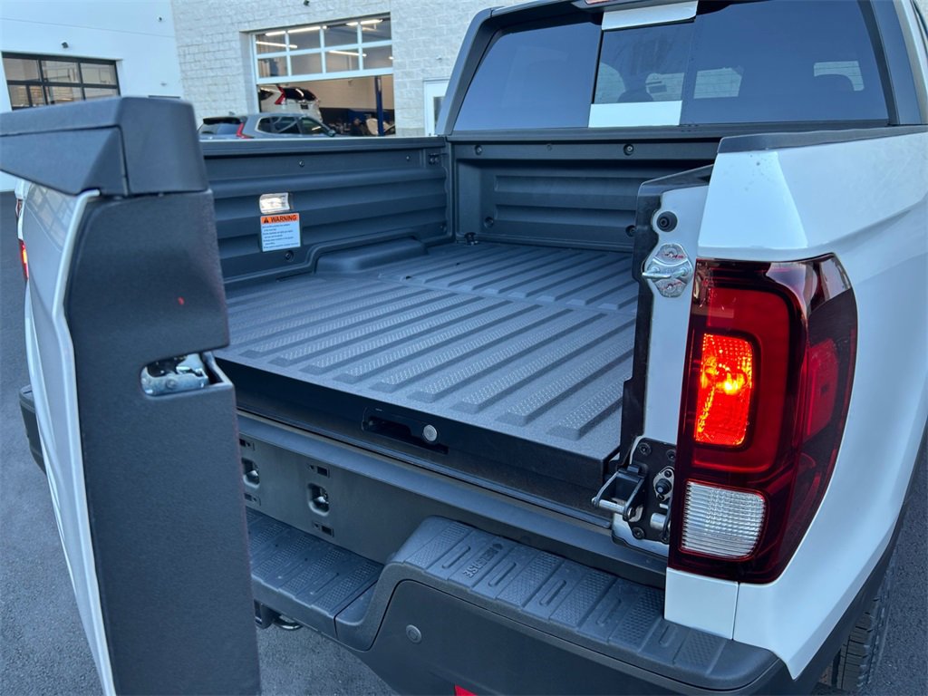 New 2026 Honda Ridgeline Black Edition image 17