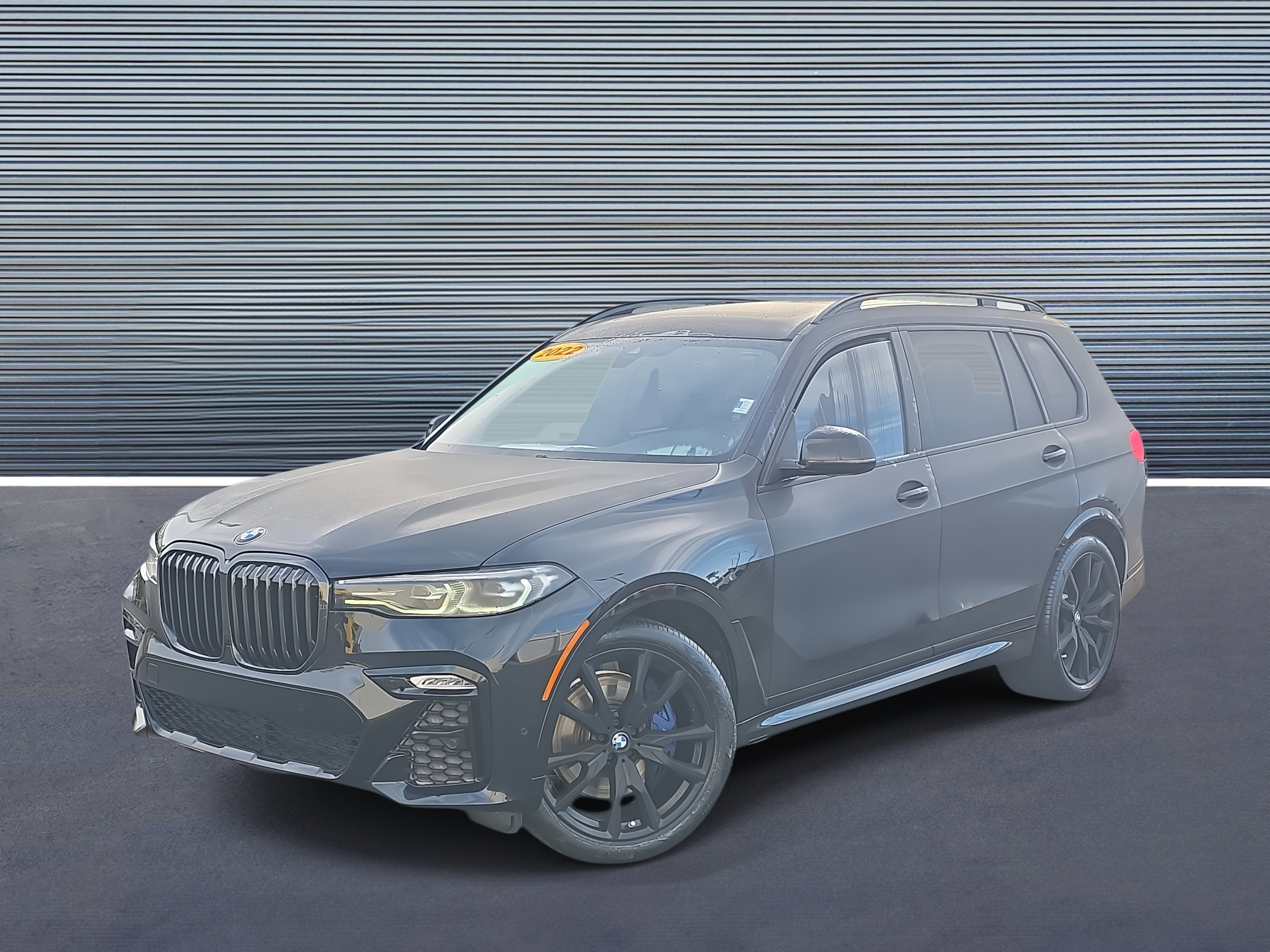 Used 2022 BMW X7 xDrive40i w/ M Sport Package image 1