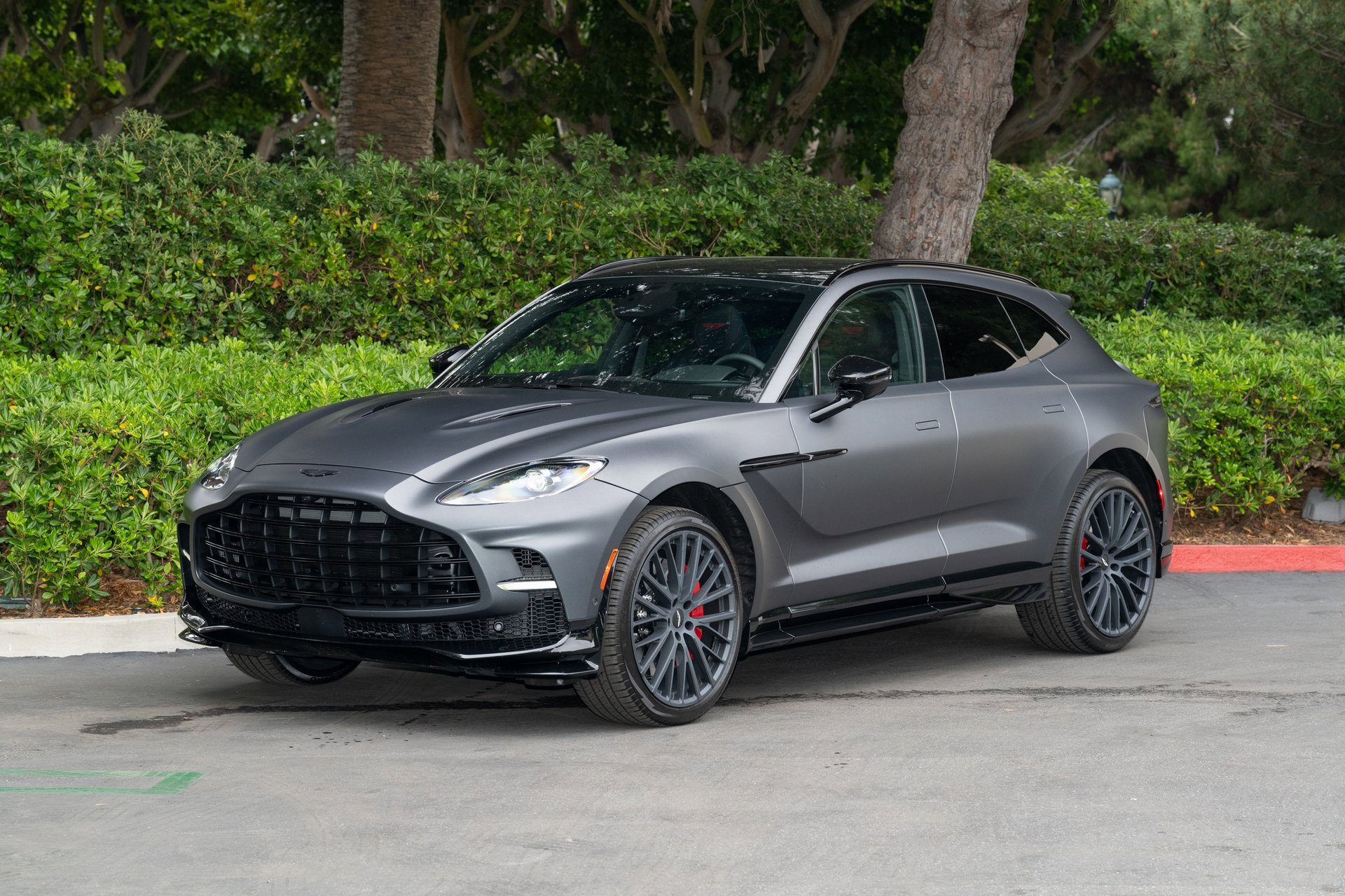 Used 2025 Aston Martin DBX 707 image 32
