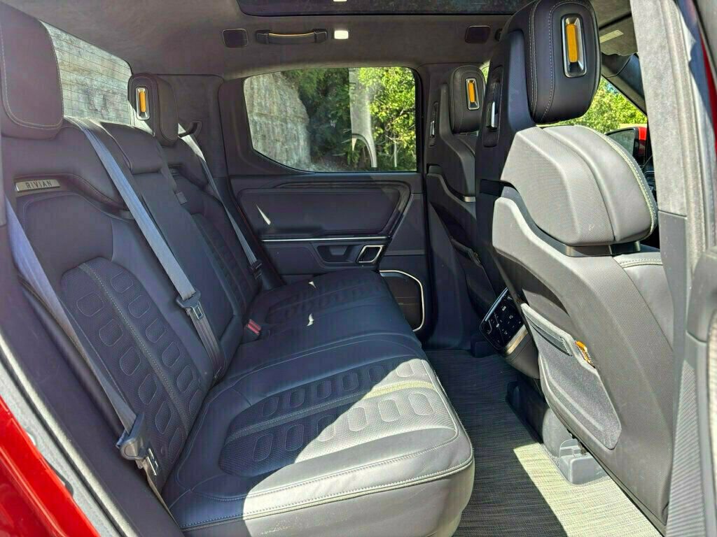 Used 2022 Rivian R1T Launch Edition image 20