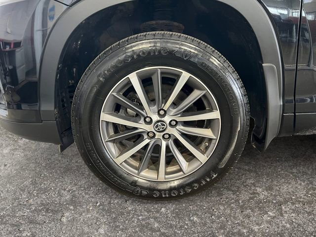 Used 2017 Toyota Highlander XLE w/ Carpet Mat Package image 11