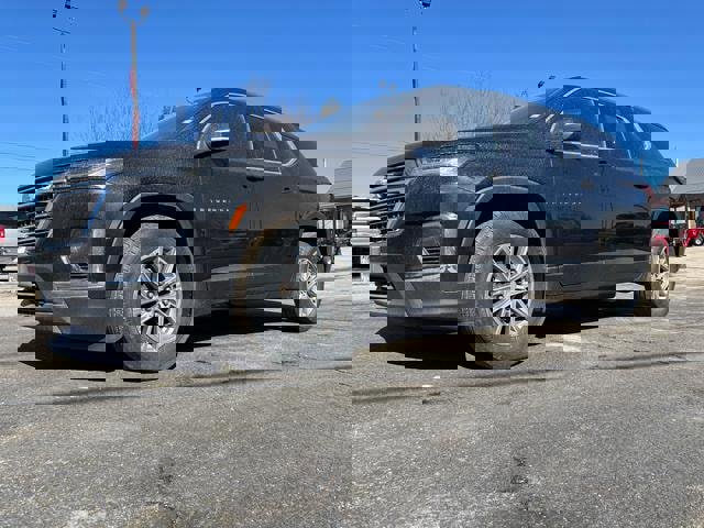 Used 2023 Chevrolet Traverse LT w/ LPO, Floor Liner Package image 3